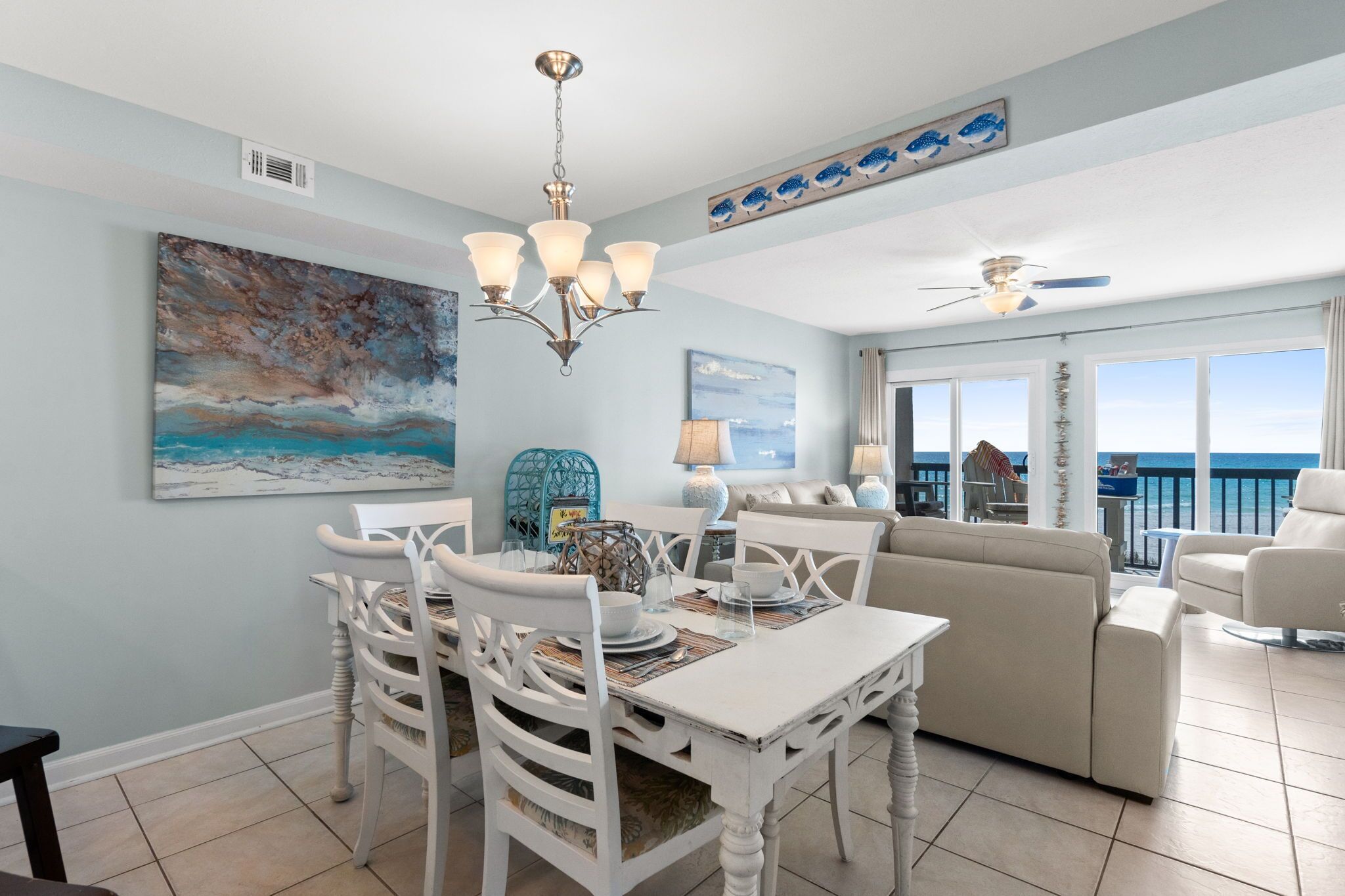 Panoramic Condo, 2 Bedrooms, Ocean View, Beachfront (115A) | In-room dining