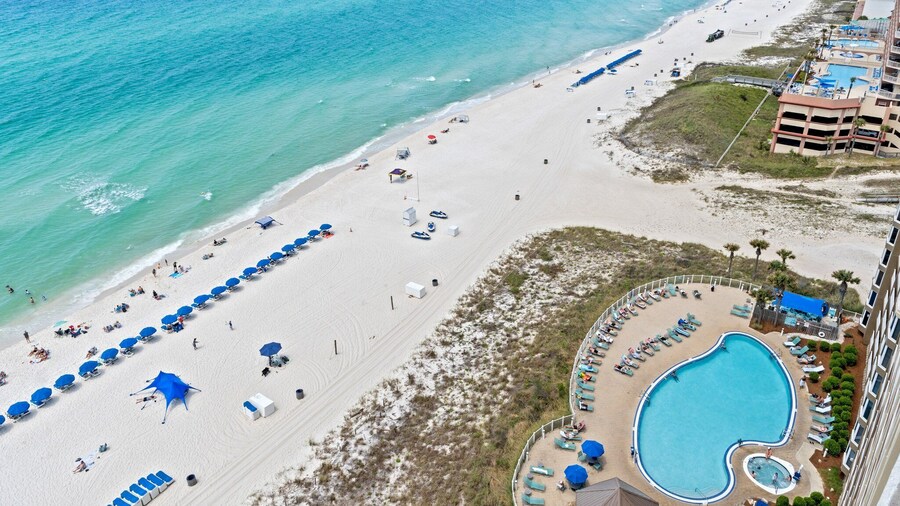 Emerald Beach by Book That Condo