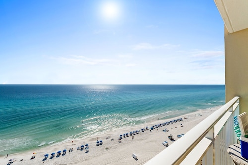 Emerald Beach by Book That Condo