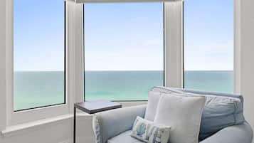 Condo, 2 Bedrooms, Balcony, Ocean View (1736) | 2 bedrooms, laptop workspace, iron/ironing board, individually decorated