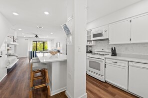 Condo, 2 Bedrooms, Balcony (8B) | Private kitchen | Full-size fridge, microwave, oven, stovetop