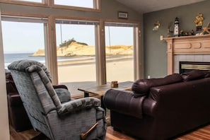 House, Multiple Beds (Ocean Waves 1) | Living room