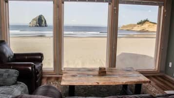 House, Multiple Beds (Ocean Waves 1) | Living room