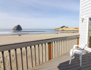 House, Multiple Beds (Ocean Waves 1) | Balcony
