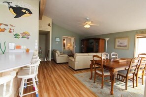 하우스, 침대(여러 개) (Ocean Waves 1) | 다이닝