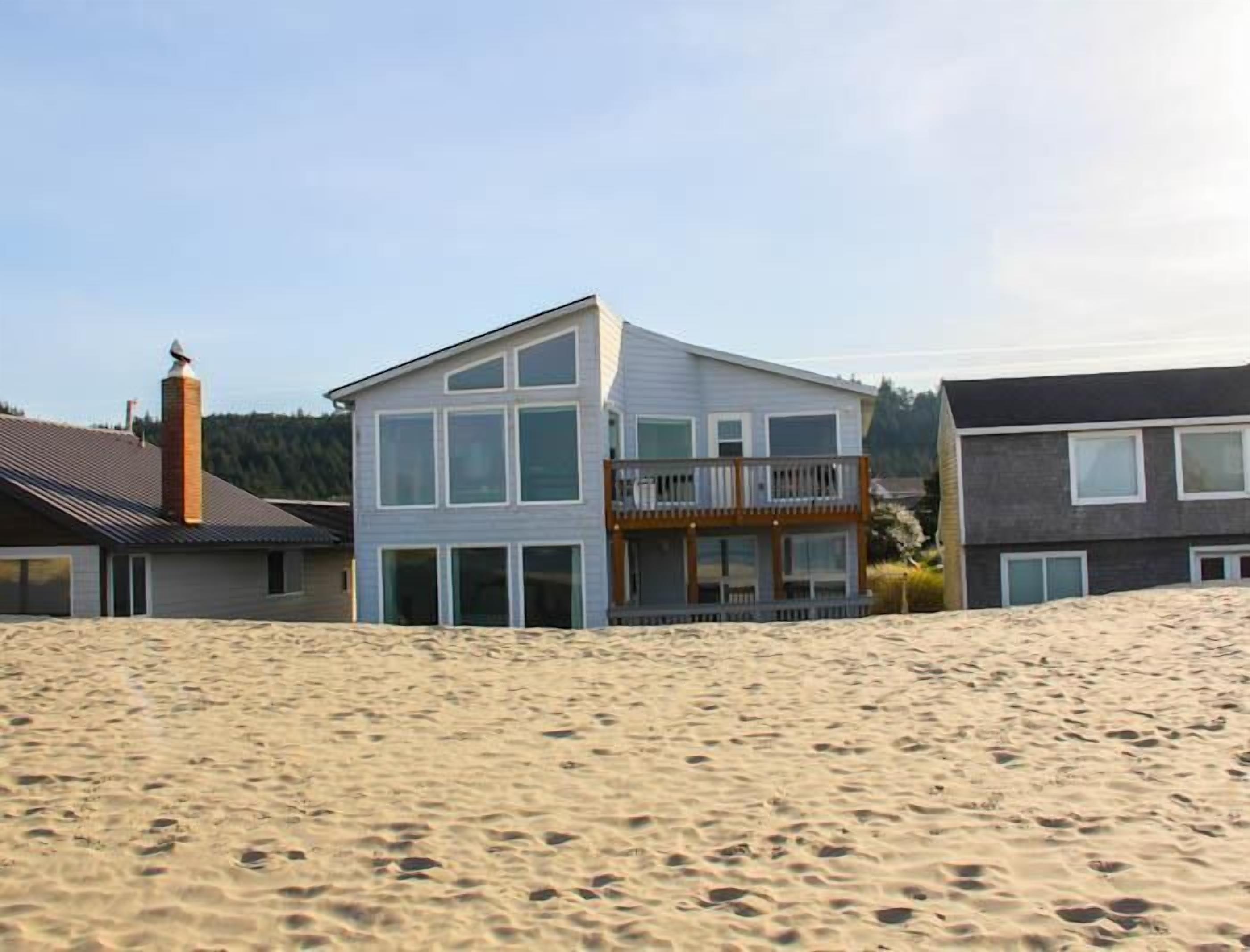 House, Multiple Beds (Ocean Waves 1) | Exterior