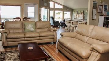 House, Multiple Beds (Ocean Waves 1) | Living room