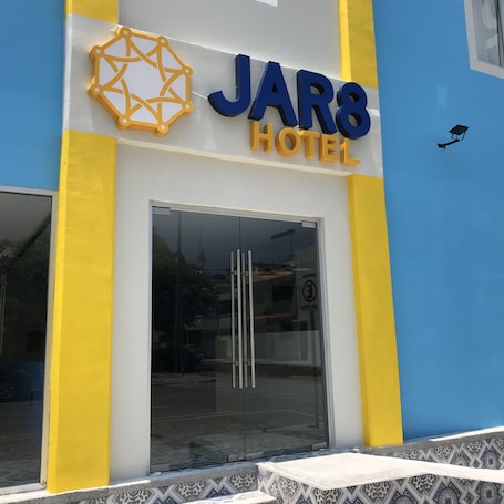 Entrada de la propiedad. Hotel Jar8