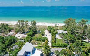 Beach nearby, sun-loungers, beach towels