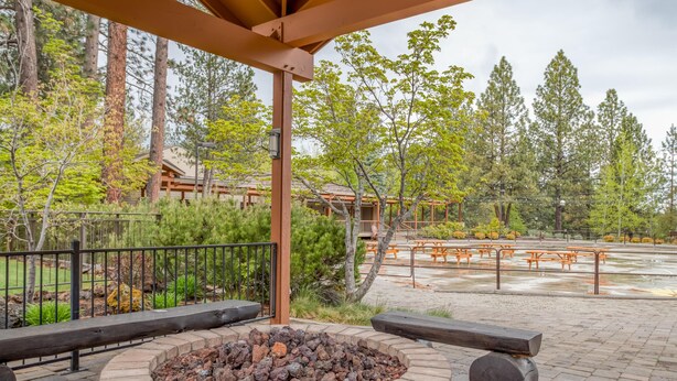 Unclassified image, 1 of 57, button - Pine Post Lodge (Bend)