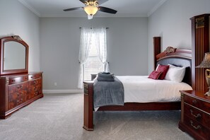 4 Schlafzimmer, Bügeleisen/Bügelbrett, WLAN, Bettwäsche