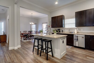 Historic Home Near Stockyards, TCU & Downtown Fort Worth