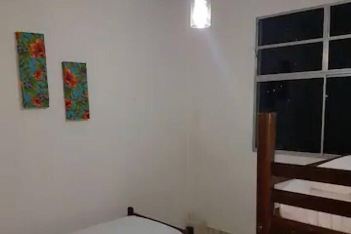 Camera tripla (Quarto de Ivan) | 1 camera, ferro/asse da stiro, Wi-Fi gratuito, lenzuola
