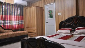 Habitación empresarial - 1 cama matrimonial o 2 individuales