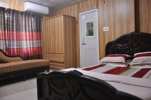 Business-værelse med dobbeltseng eller 2 enkeltsenge | Gratis Wi-Fi