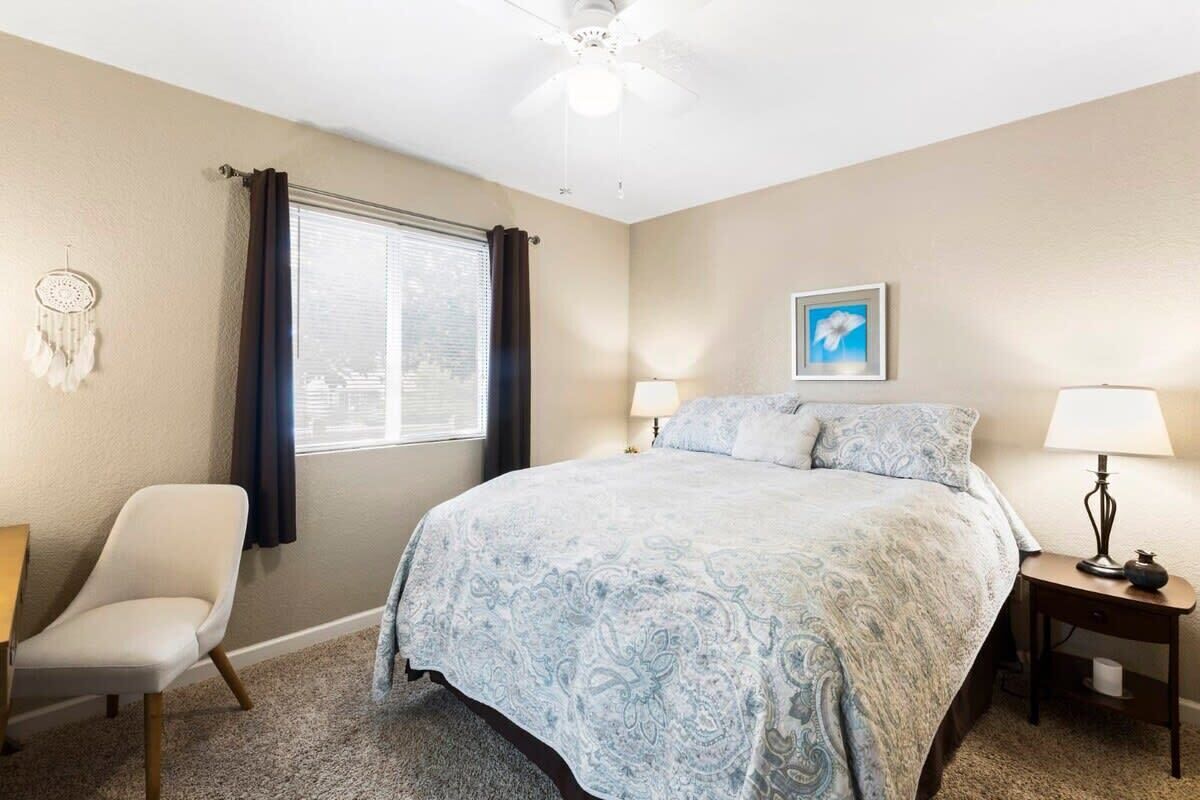 2 bedrooms, desk, iron/ironing board, travel cot