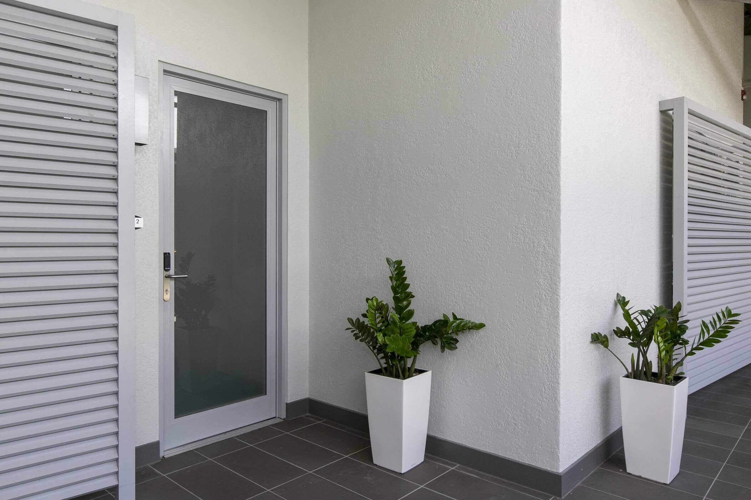 room (location, location, location!) | exterior