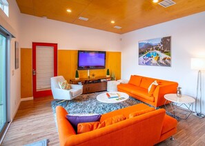 TV, peis, musikkbibliotek og filmbibliotek