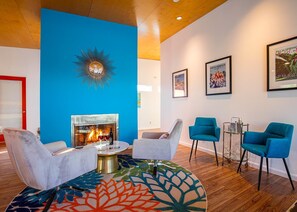 Interior - Karlisa Centrally Located Special Spring & Summer Rates Now In Effect (Palm Springs)