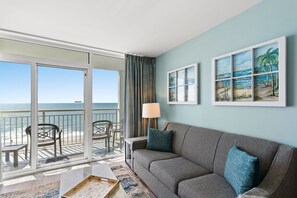 TV, DVD player, livros, videoteca