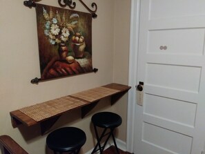 Interior - 1930s Rear Unit, 3 miles to DT, Walk 2 Trinity U, Private Entrance (San Antonio)