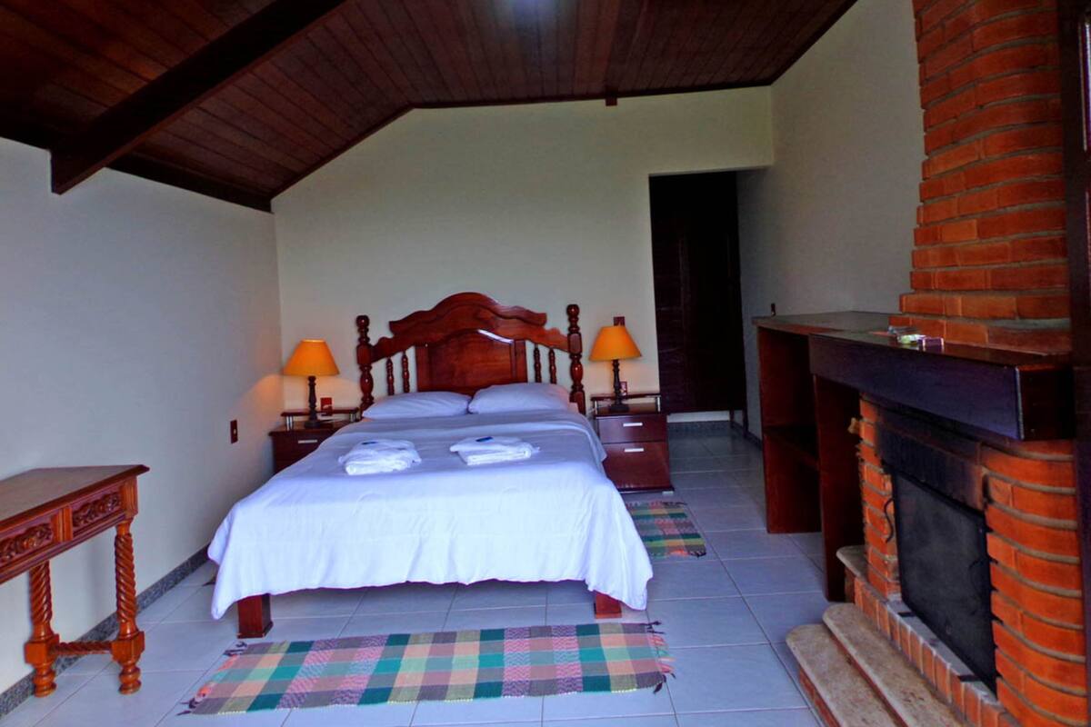 1 chambre, minibar, draps fournis