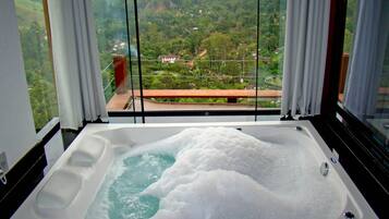 Chalé, banheira de hidromassagem | Banheira de hidromassagem