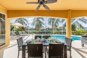 Outdoor dining