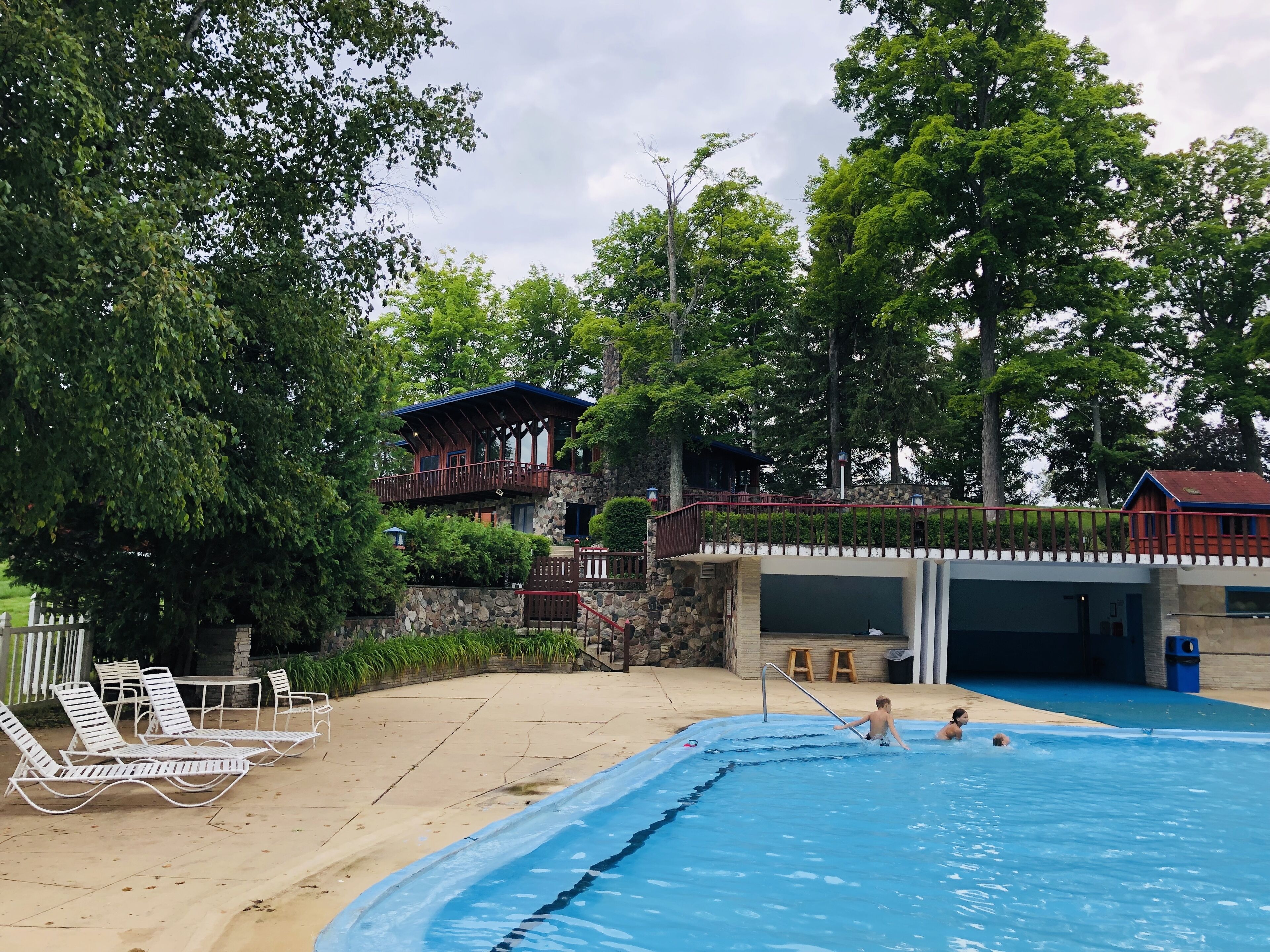 Piscine extérieure, piscine chauffée