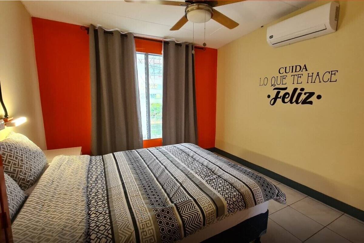 Seprai antialergi, tempat tidur Select Comfort, dan Wi-Fi gratis