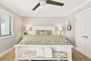 3 bedrooms, iron/ironing board, free WiFi, bed sheets - BEAUTIFUL 3BR VILLA WITH ROOFTOP DECK, POOL & BEACH ACCESS HILTON HEAD (Hilton Head Island)