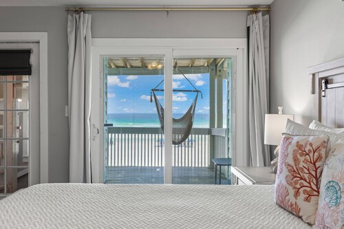 BEACHFRONT Beach Vacation! Eat Breakfast While You Watch Dolphins!!