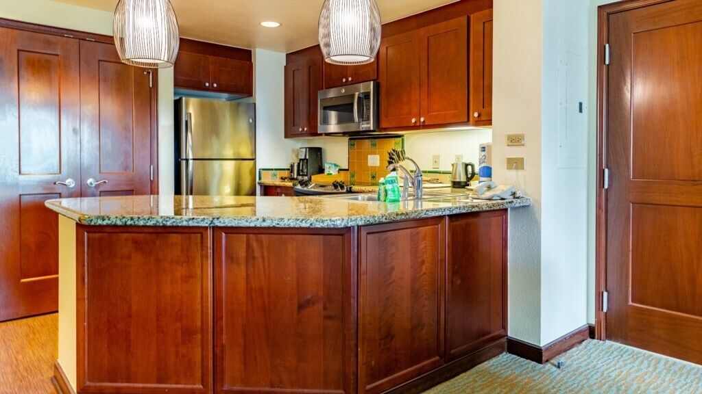 Kühlschrank, Mikrowelle, Herdplatte, Geschirrspüler