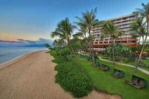 Beach nearby, sun loungers