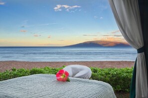 Beach nearby, sun loungers