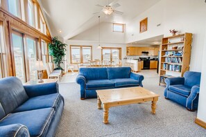 TV, foosball, books, stereo - Oceanview w/ Private Pool, Hot Tub, Game Room, and Wet Bar. Surf's Up Rodanthe! (Rodanthe)