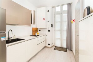 Fridge, microwave, stovetop, toaster