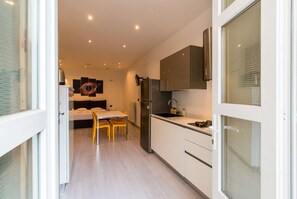 Fridge, microwave, stovetop, toaster