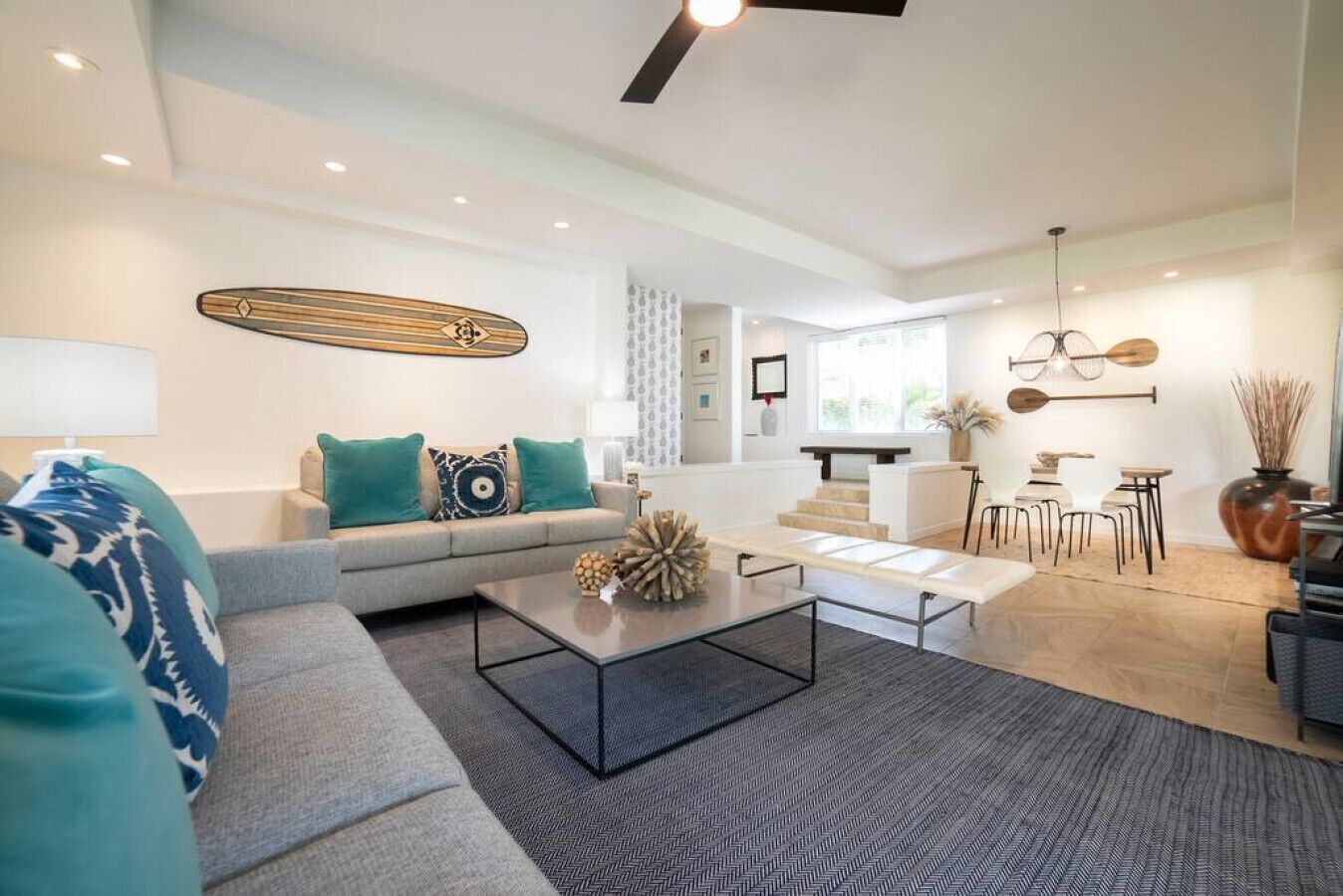 Smart TV, books, stereo