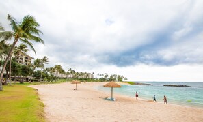 On the beach - Luxurious, Spacious, High-end Beachfront Vacation Villa Free Parking (Kapolei)