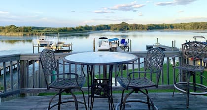The Shallow Creek Shore Shack on the Chesapeake Bay