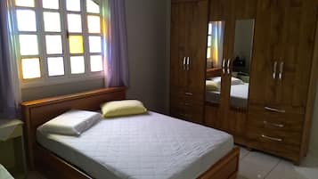 3 quartos, ferros/tábuas de passar roupa, Wi-Fi de cortesia