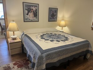 1 bedroom, in-room safe, iron/ironing board, WiFi