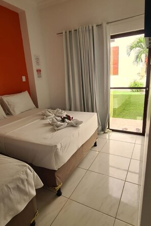 Triplo Econômico Térreo | Bar mini, Wi-fi percuma, cadar katil 