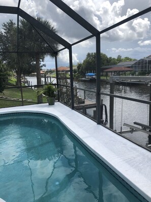 Outdoor pool, a heated pool - WATERFRONT 2 DOCKS HEATED SALT WATER POOL GAME ROOM (Palm Coast)