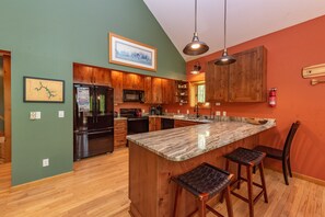 Microwave, oven, dishwasher, coffee/tea maker - Cozy Cove Retreat w/ Arcade & Fireplace (Oakland)