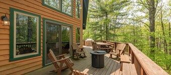 Cozy Cove Retreat w/ Arcade & Fireplace