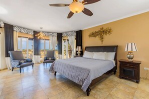 4 bedrooms, iron/ironing board, WiFi, bed sheets - Luxury 4BR4BA VillaPool & Ocean View3 min->Beach (Noord)