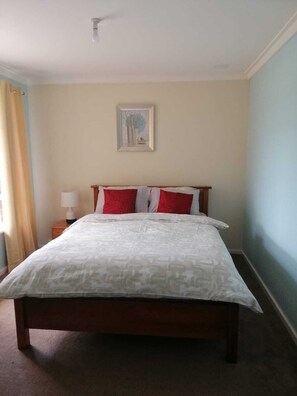 3 soverom, strykejern/-brett, wi-fi (inkludert) og sengetøy