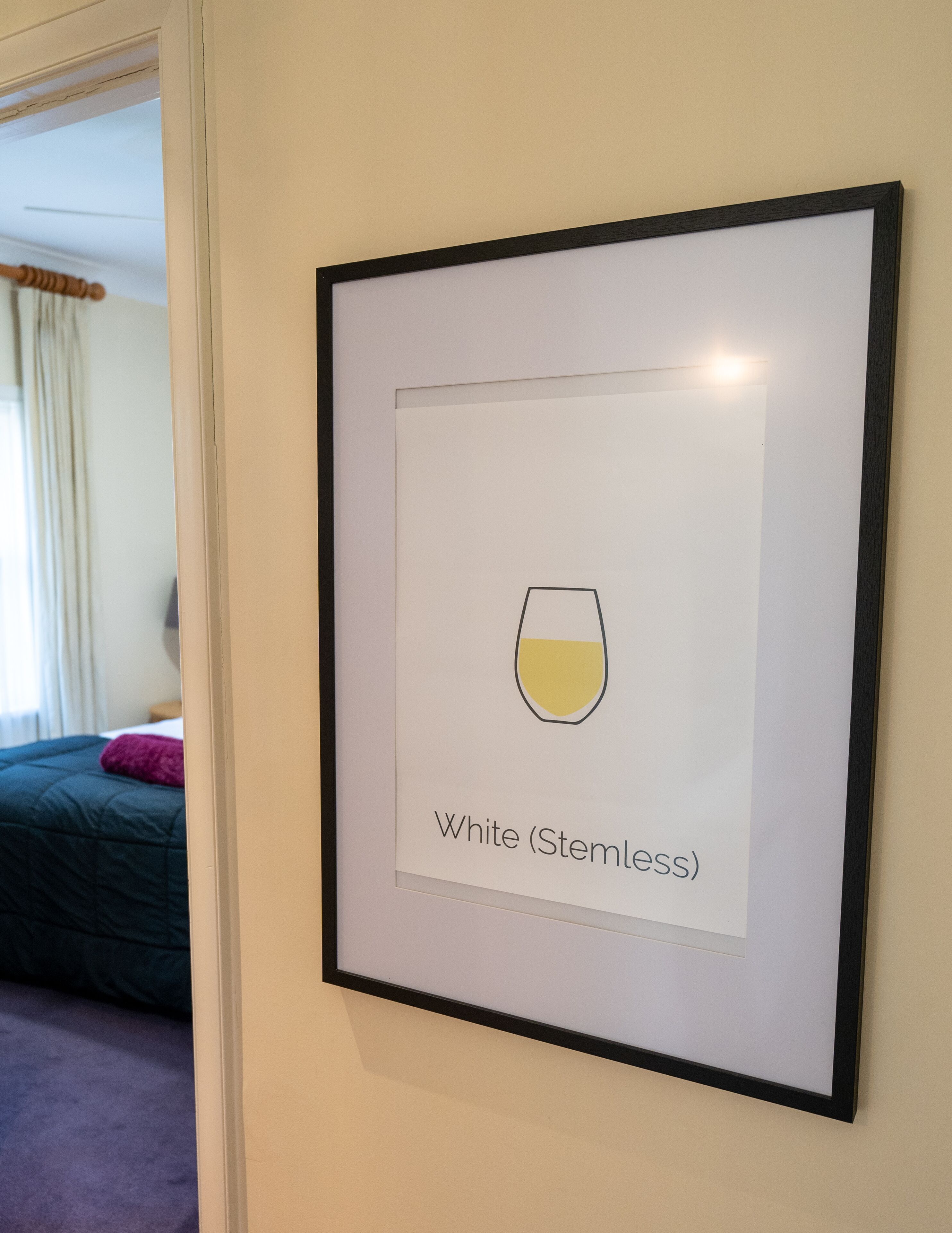 2 chambres, coffres-forts dans les chambres, fer et planche à repasser